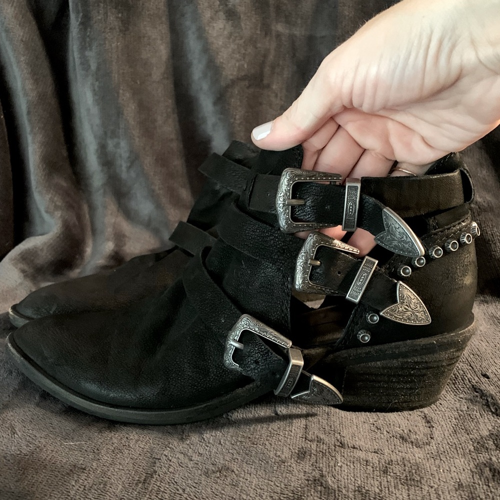 Dolce vita spur triple buckle western bootie